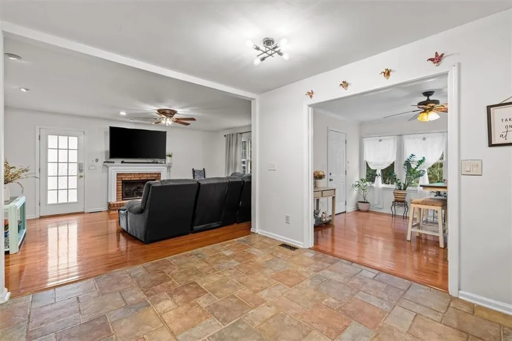 327 Swan Drive Hiram, GA 30141