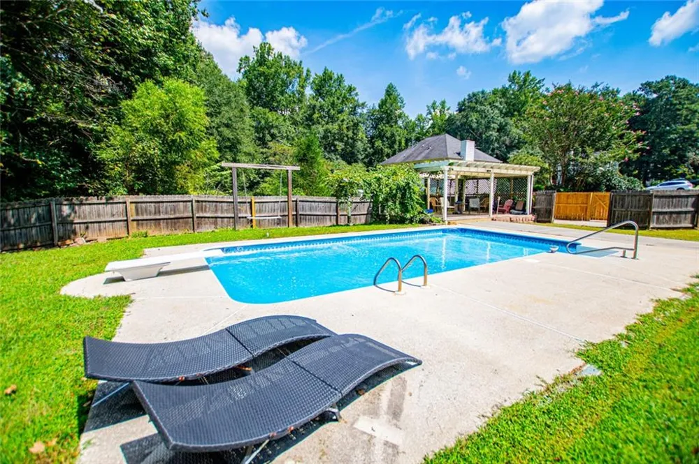 327 Swan Drive Hiram, GA 30141