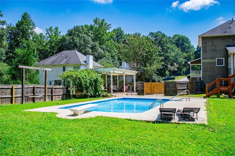 327 Swan Drive Hiram, GA 30141