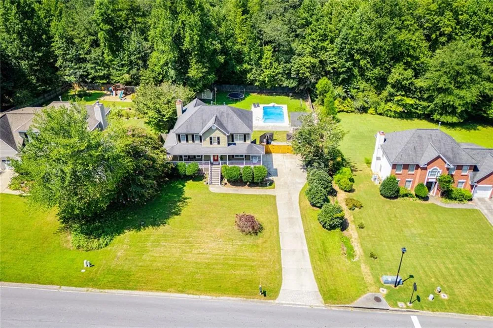 327 Swan Drive Hiram, GA 30141