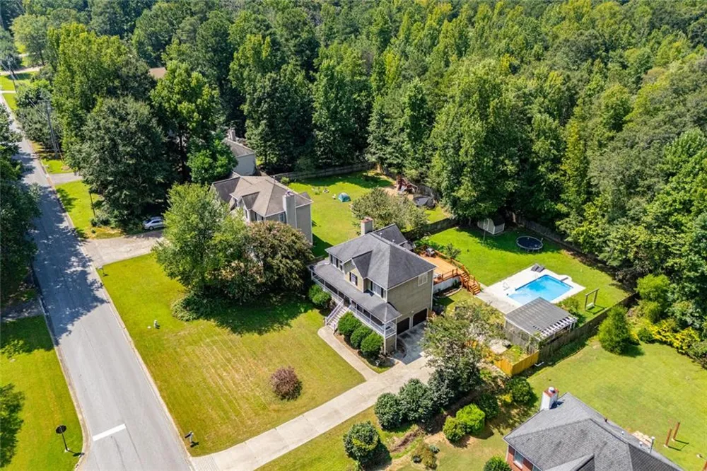 327 Swan Drive Hiram, GA 30141
