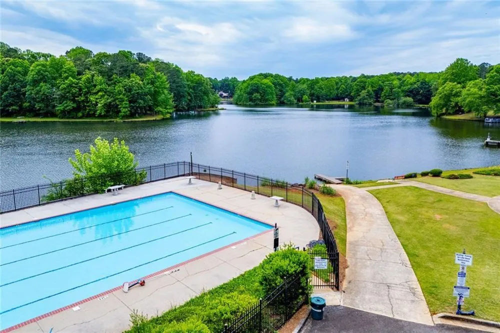 327 Swan Drive Hiram, GA 30141