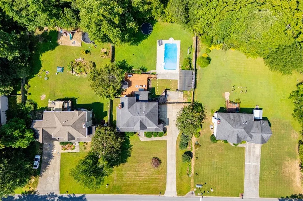 327 Swan Drive Hiram, GA 30141