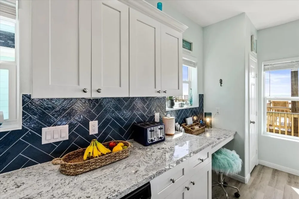 988 Jean Street Gilchrist, TX 77617