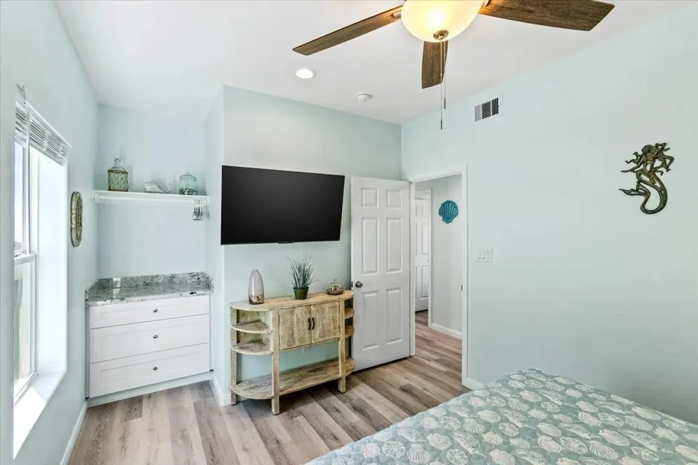 988 Jean Street Gilchrist, TX 77617