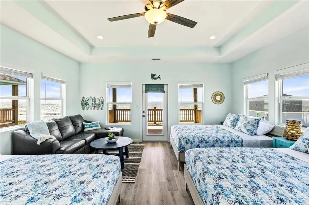 988 Jean Street Gilchrist, TX 77617