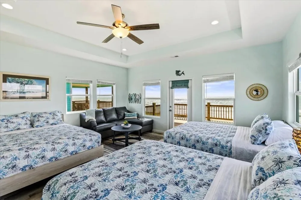 988 Jean Street Gilchrist, TX 77617