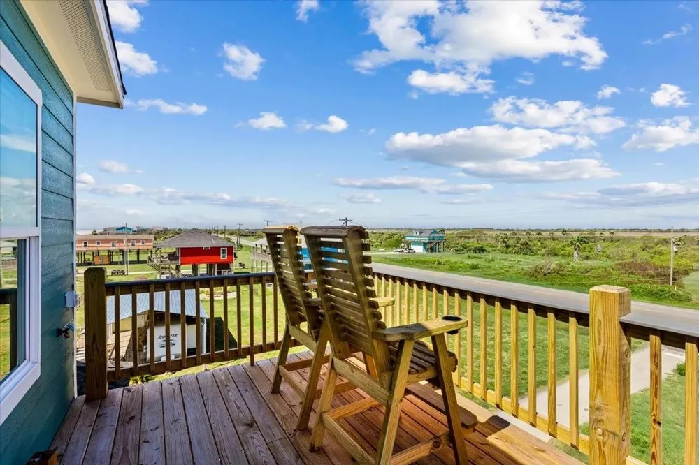 988 Jean Street Gilchrist, TX 77617