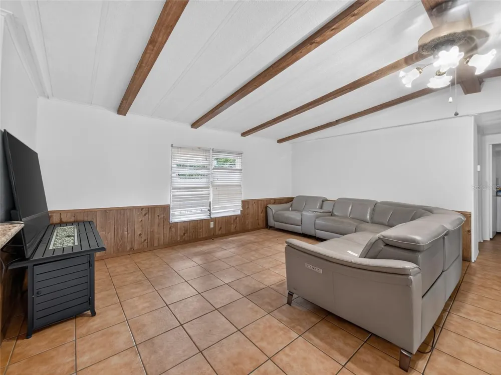 14820 COUNTY ROAD 48 Astatula, FL 34705