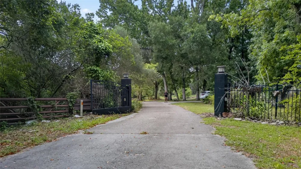 14820 COUNTY ROAD 48 Astatula, FL 34705