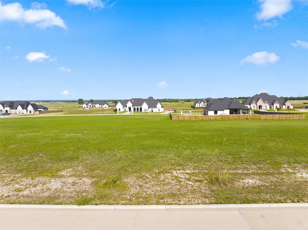 115 Yellow Rose Street Lorena, TX 76655