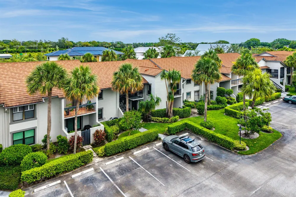 11355 Pond View Drive #D202 Wellington, FL 33414