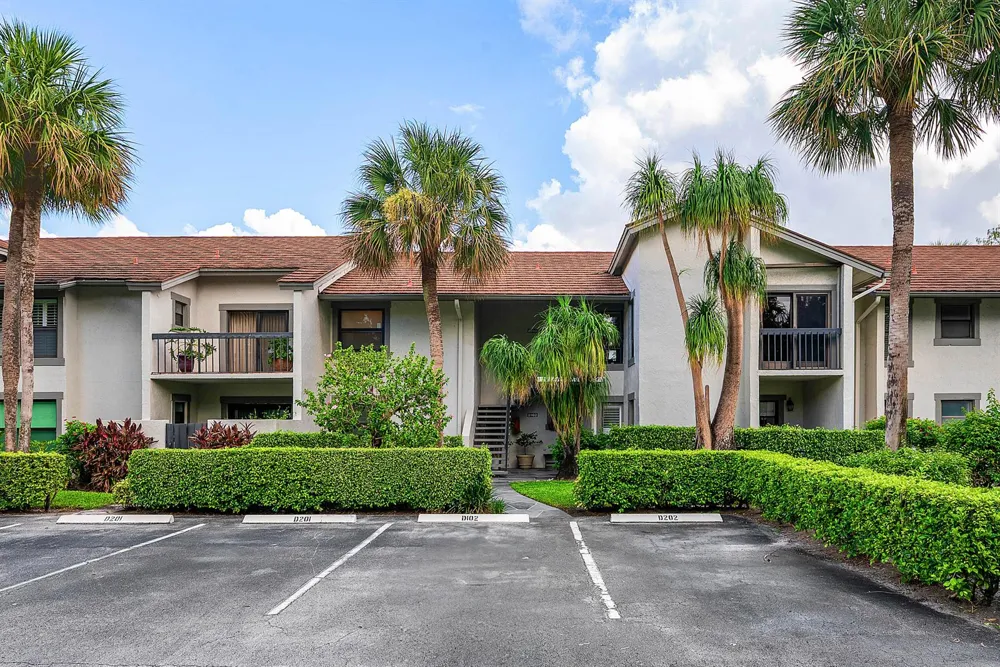 11355 Pond View Drive #D202 Wellington, FL 33414