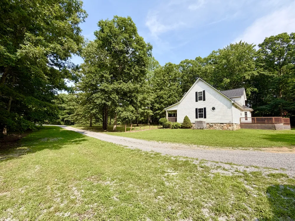 8770 Harrison Ferry Rd McMinnville, TN 37110