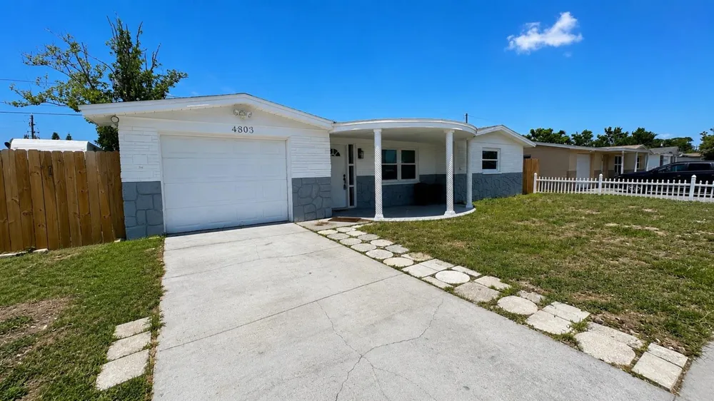 4803 GUARDIAN AVENUE Holiday, FL 34690