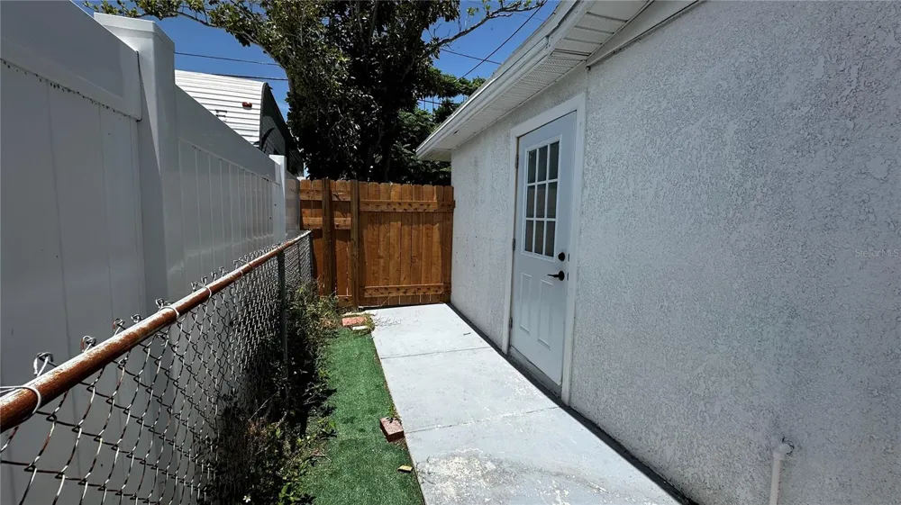 4803 GUARDIAN AVENUE Holiday, FL 34690