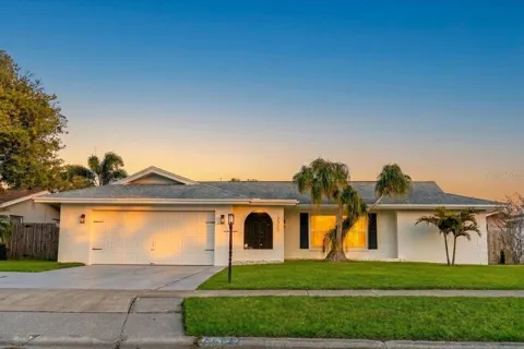 13923 BREWSTER DRIVE