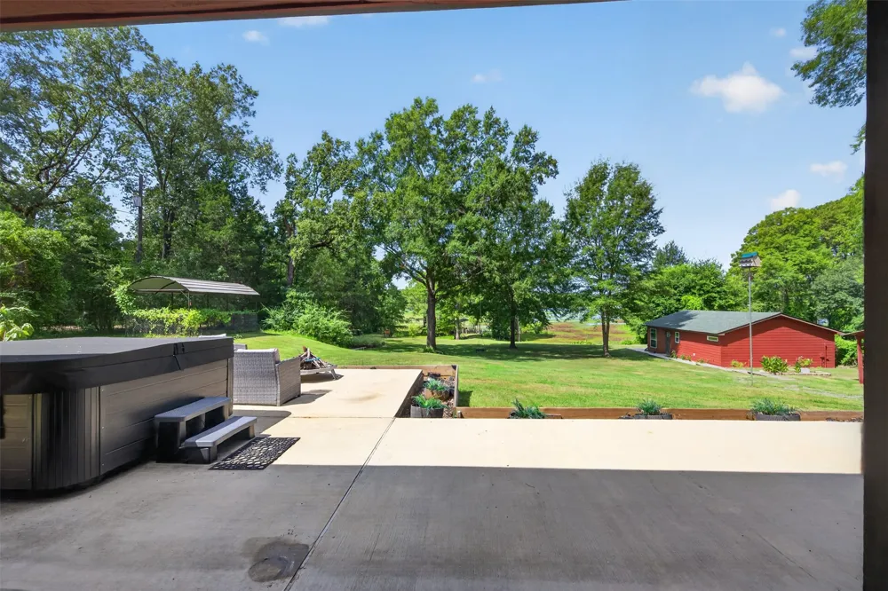 10021 Highway 1 Mooringsport, LA 71060