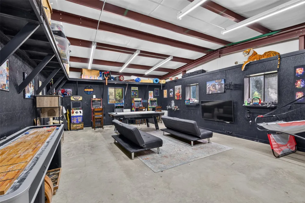 10021 Highway 1 Mooringsport, LA 71060