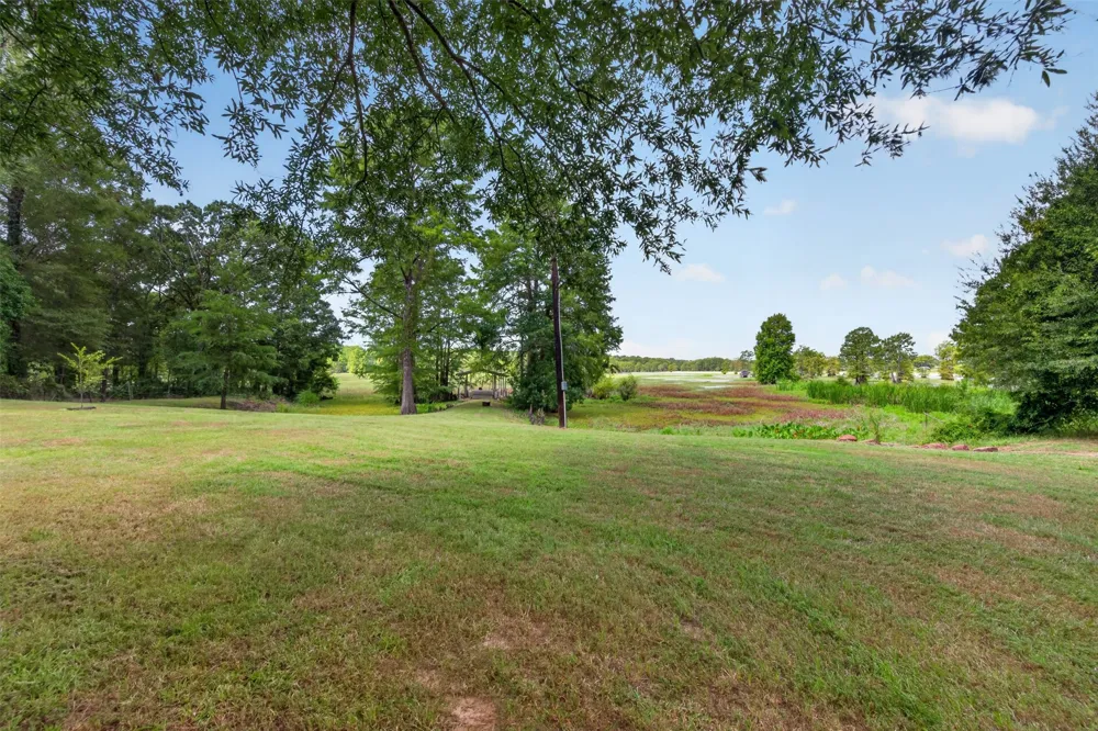 10021 Highway 1 Mooringsport, LA 71060