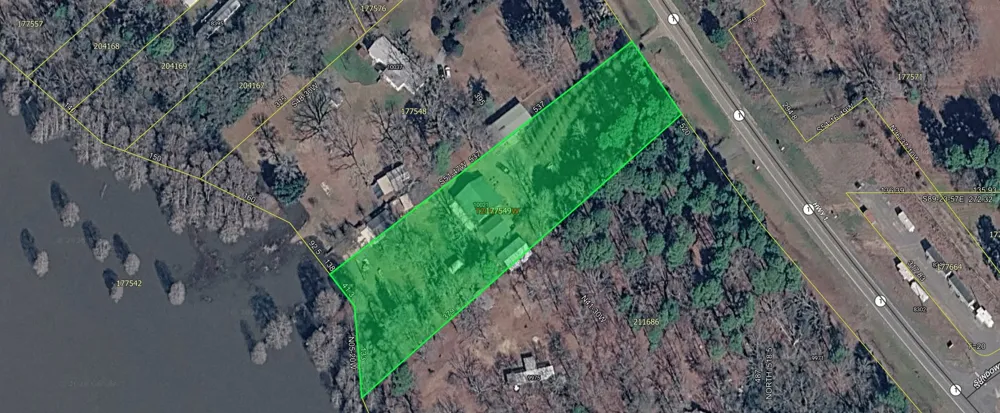 10021 Highway 1 Mooringsport, LA 71060