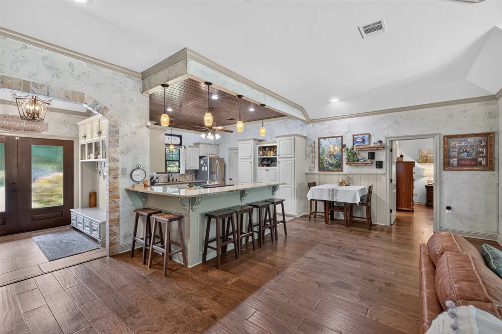 10021 Highway 1 Mooringsport, LA 71060