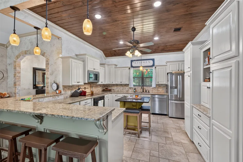 10021 Highway 1 Mooringsport, LA 71060
