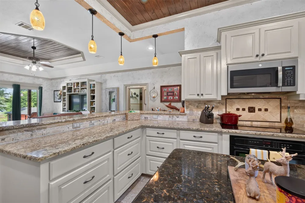 10021 Highway 1 Mooringsport, LA 71060