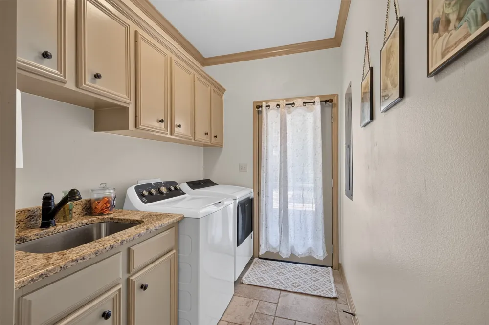 10021 Highway 1 Mooringsport, LA 71060