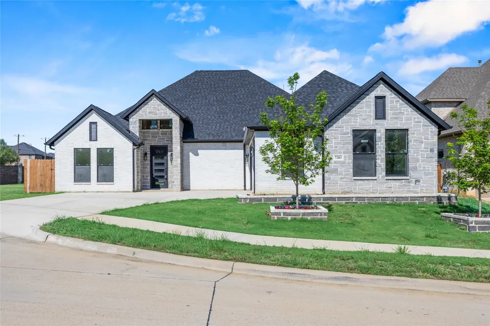 7203 Harris Place Arlington, TX 76001