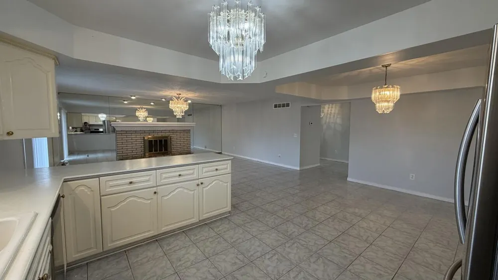 36868 Melbourne Drive Sterling Heights, MI 48312