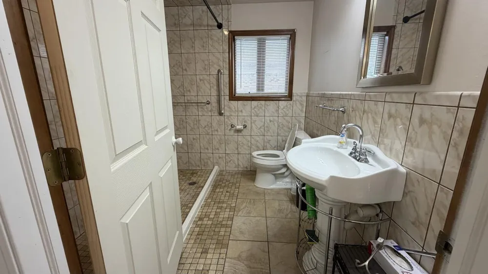 36868 Melbourne Drive Sterling Heights, MI 48312