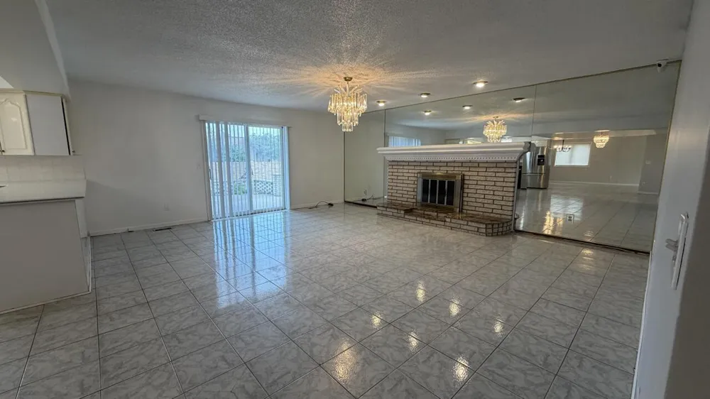 36868 Melbourne Drive Sterling Heights, MI 48312