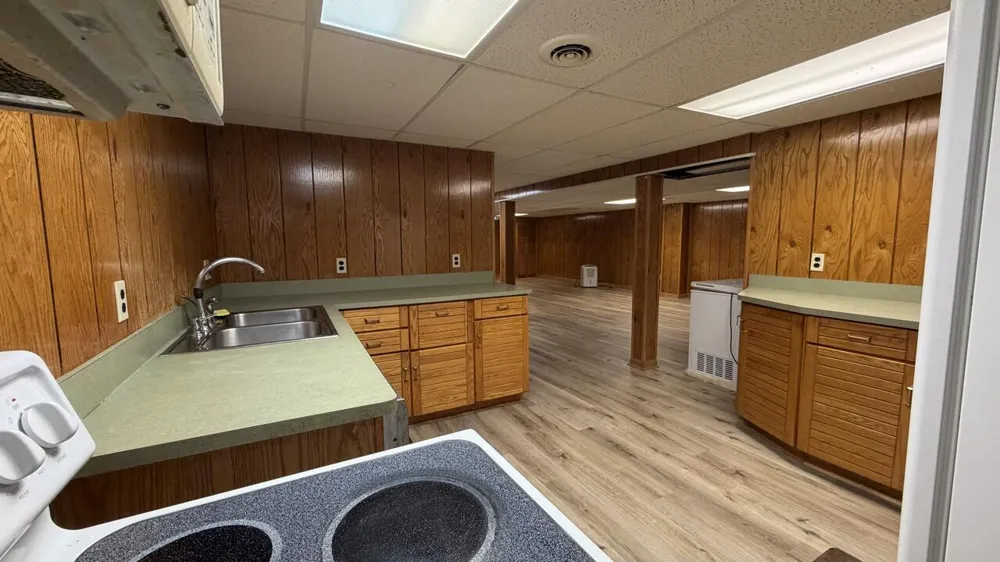 36868 Melbourne Drive Sterling Heights, MI 48312