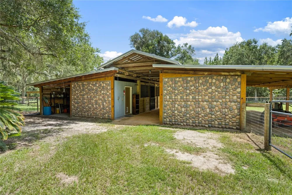 18251 NW 141ST AVENUE Williston, FL 32696