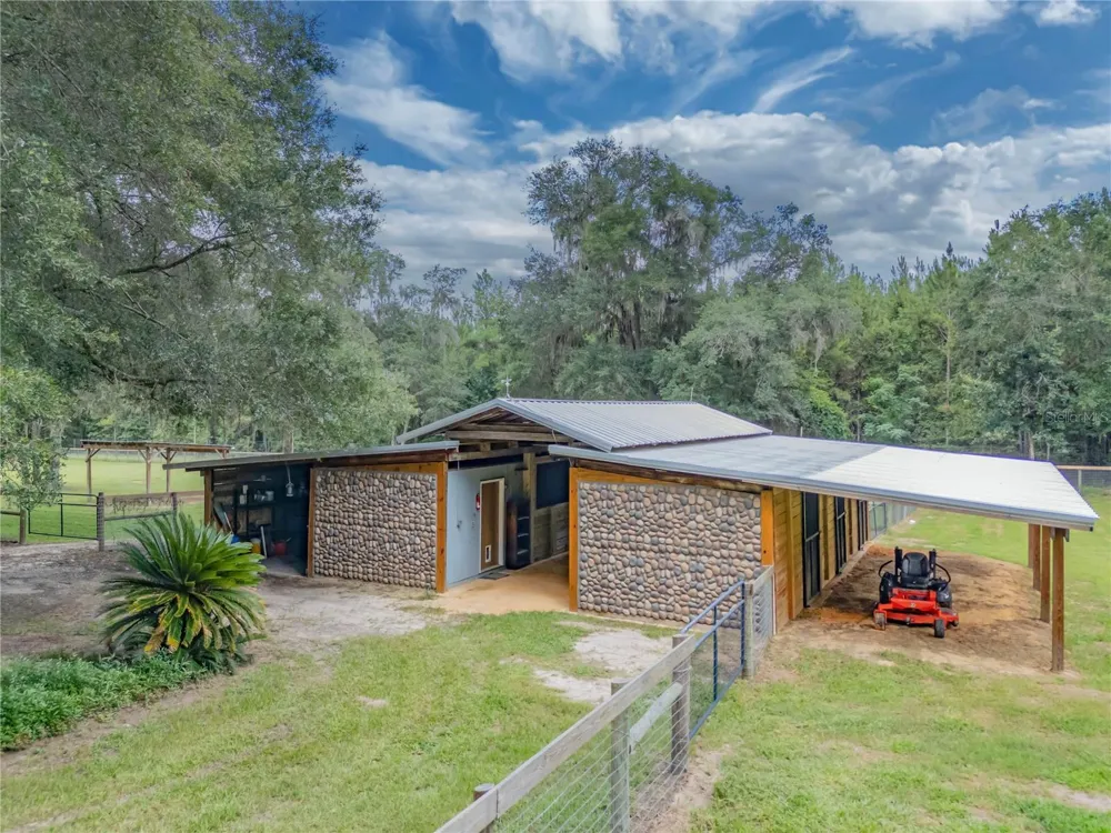 18251 NW 141ST AVENUE Williston, FL 32696
