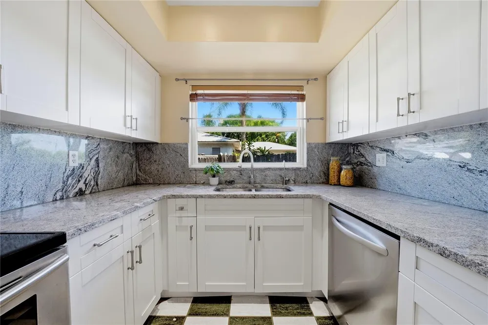 906 CARLTON ROAD Tarpon Springs, FL 34689