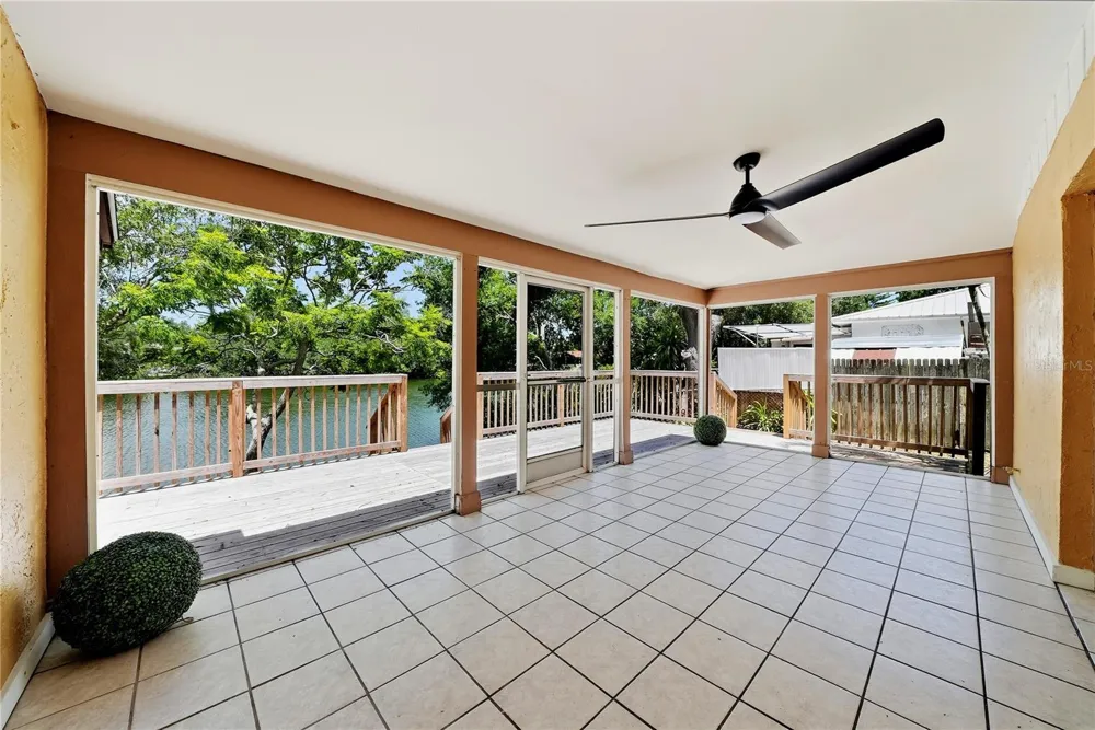 906 CARLTON ROAD Tarpon Springs, FL 34689