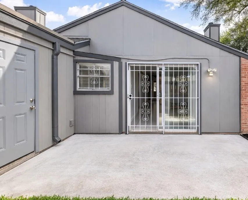 5815 Village Forest Court Houston, TX 77092