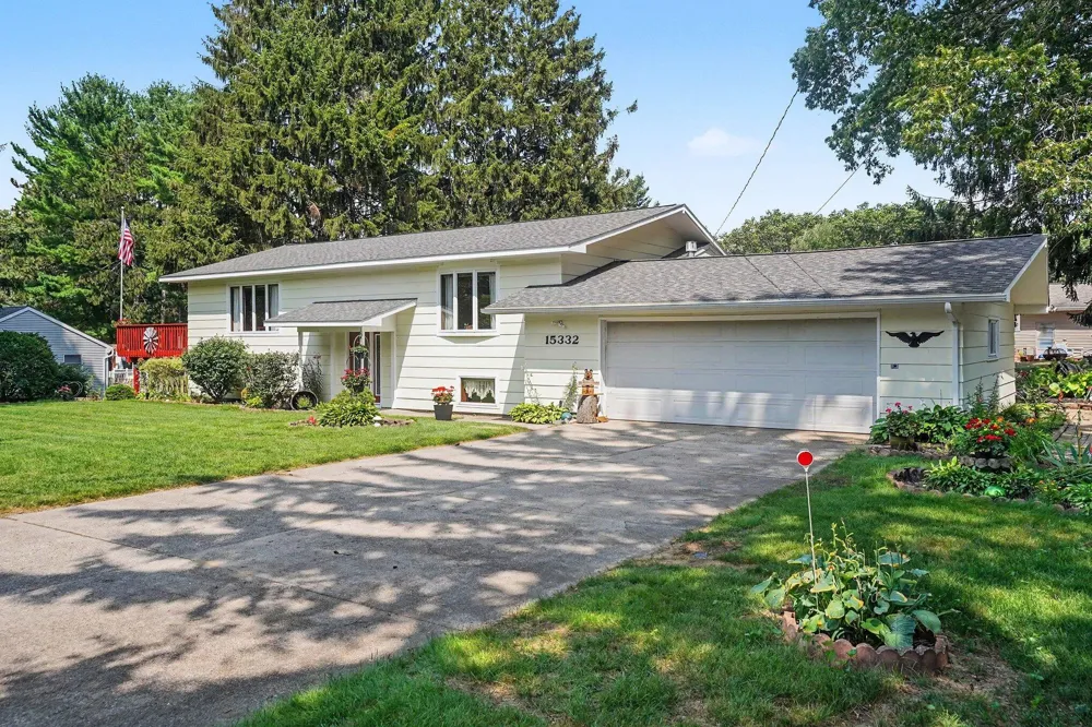 15332 Kevin Grand Haven, MI 49417
