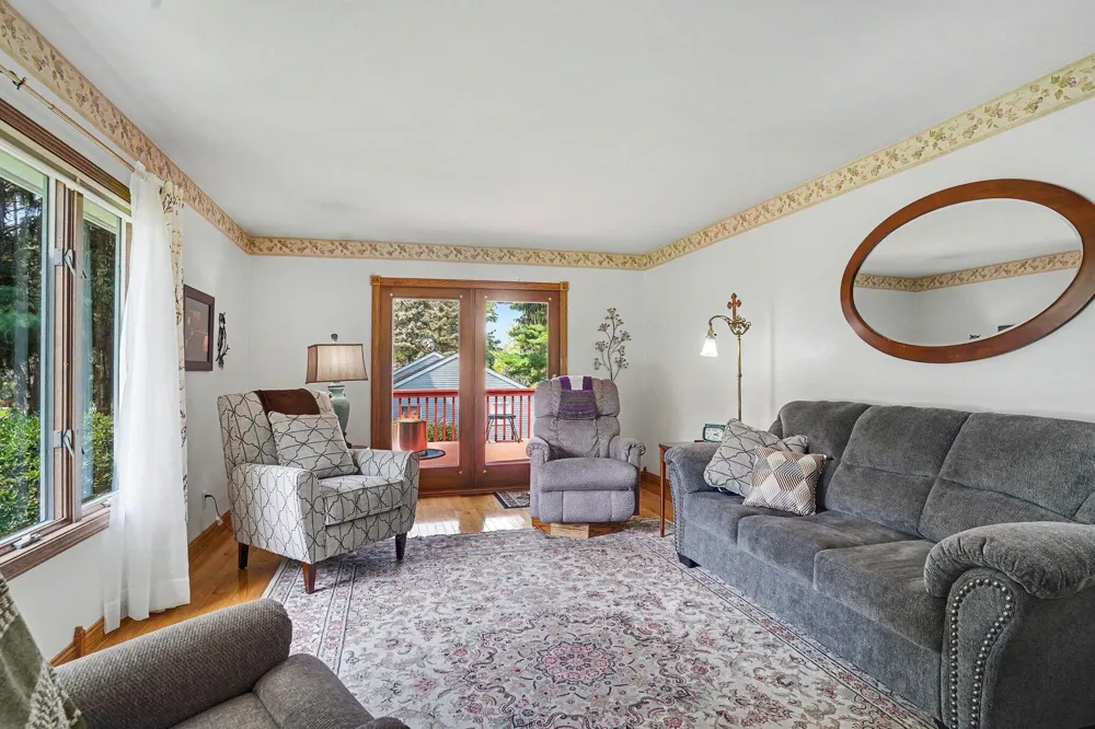 15332 Kevin Grand Haven, MI 49417