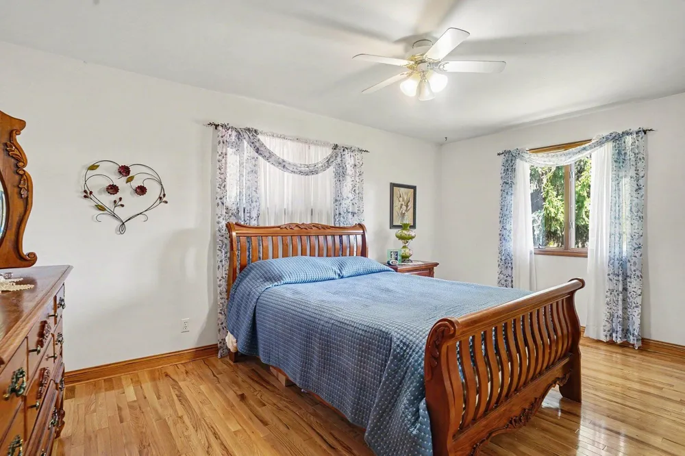 15332 Kevin Grand Haven, MI 49417