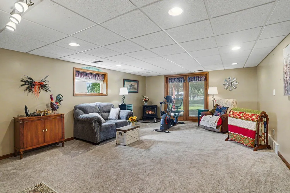 15332 Kevin Grand Haven, MI 49417