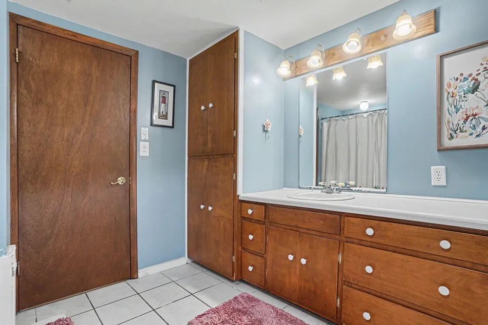 15332 Kevin Grand Haven, MI 49417