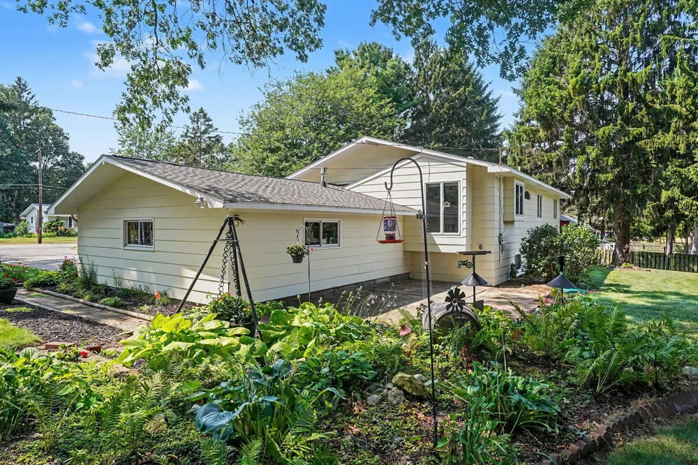 15332 Kevin Grand Haven, MI 49417