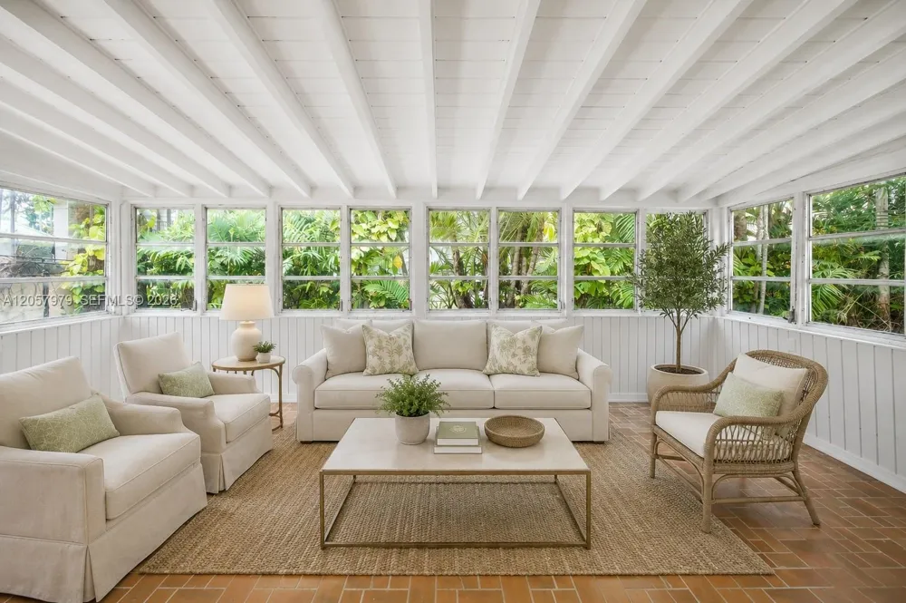 5842 Alton Rd Miami Beach, FL 33140