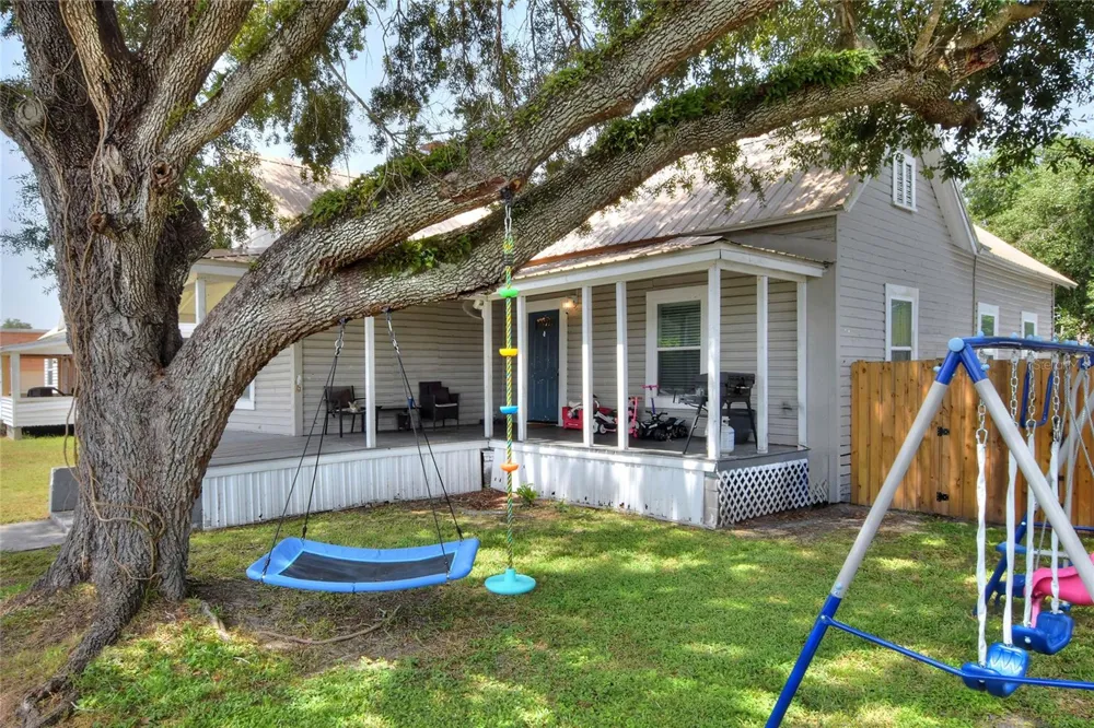 204 NE 1ST AVENUE Mulberry, FL 33860