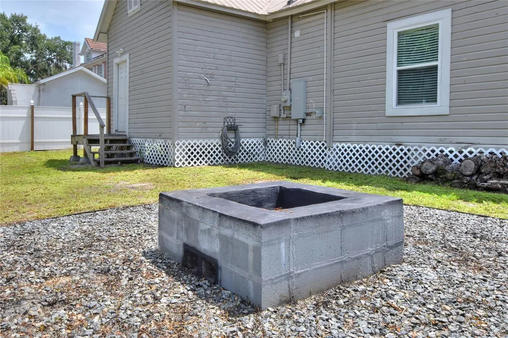 204 NE 1ST AVENUE Mulberry, FL 33860
