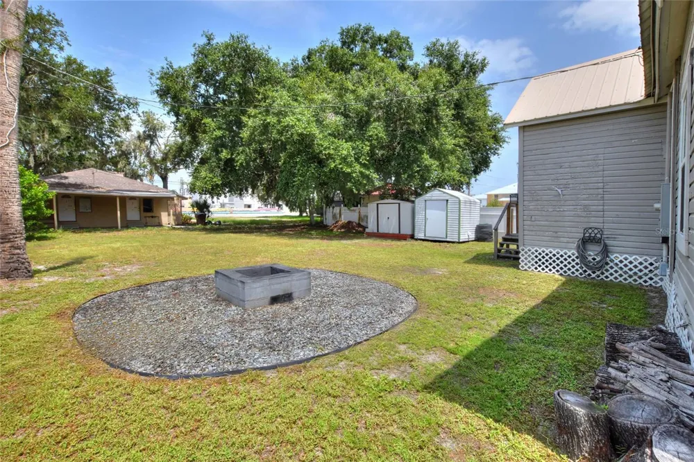 204 NE 1ST AVENUE Mulberry, FL 33860