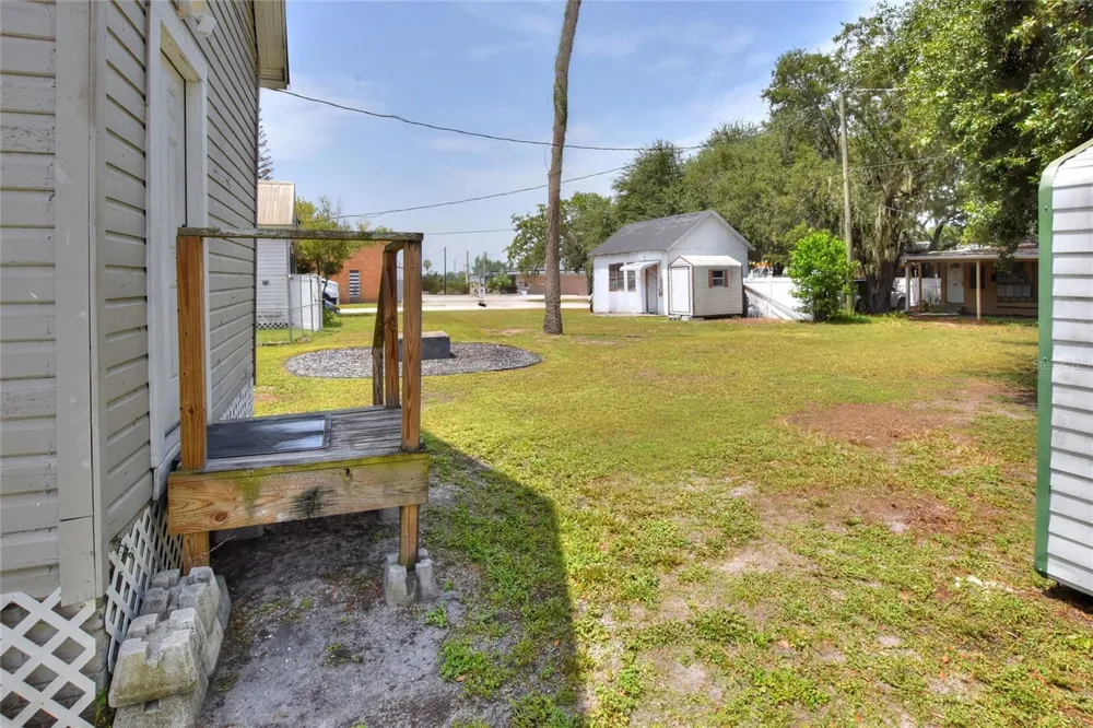 204 NE 1ST AVENUE Mulberry, FL 33860